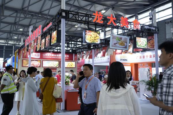 澳门新莆京游戏大厅亮相上海国际餐饮食材展览会，预制菜产品备受瞩目